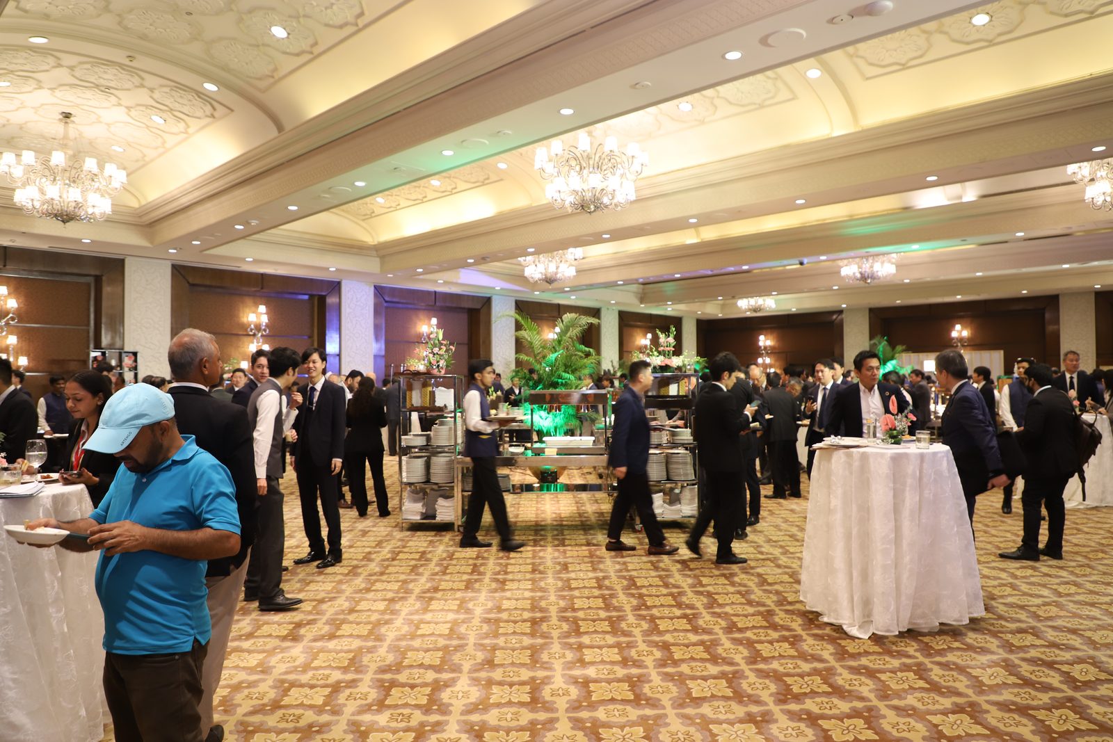 High-tea networking at the forum (Photo: JETRO)