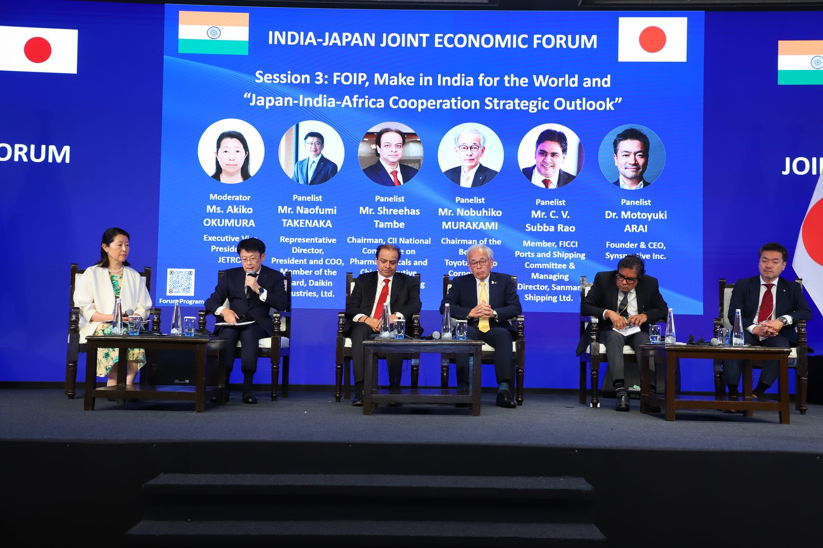 Session 3 panel on FOIP, Make in India for the World and Japan-India-Africa cooperation (Photo: JETRO)